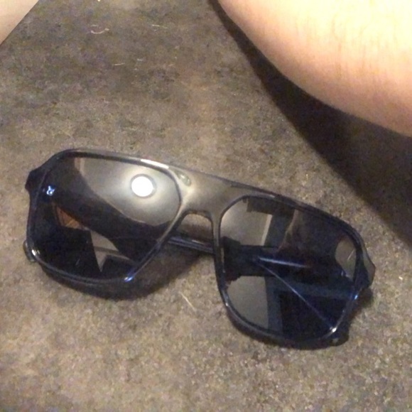DOLCE & GABBANA Sunglasses (Transparent Blue Colour) - Picture 4 of 5